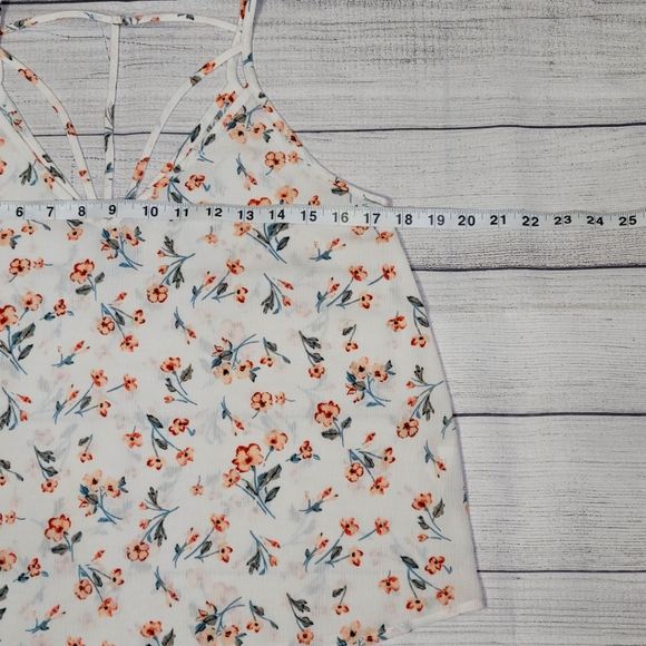 Lush White Floral Top Sz Small - Picture 7 of 10